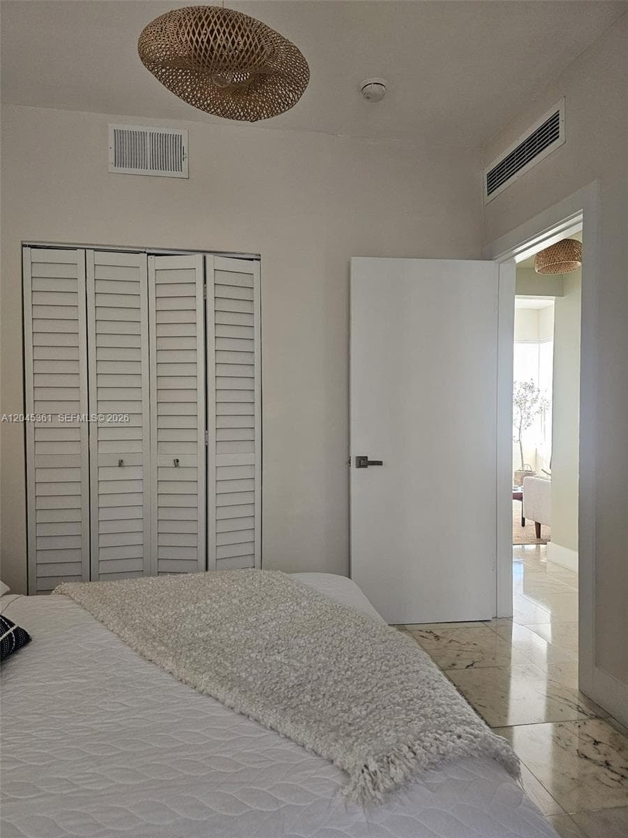 A12045361 — Miami Beach — 29