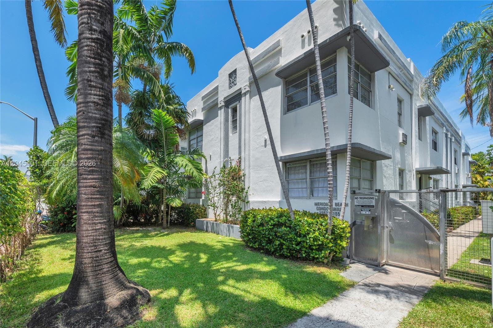 A12045401 — Miami Beach