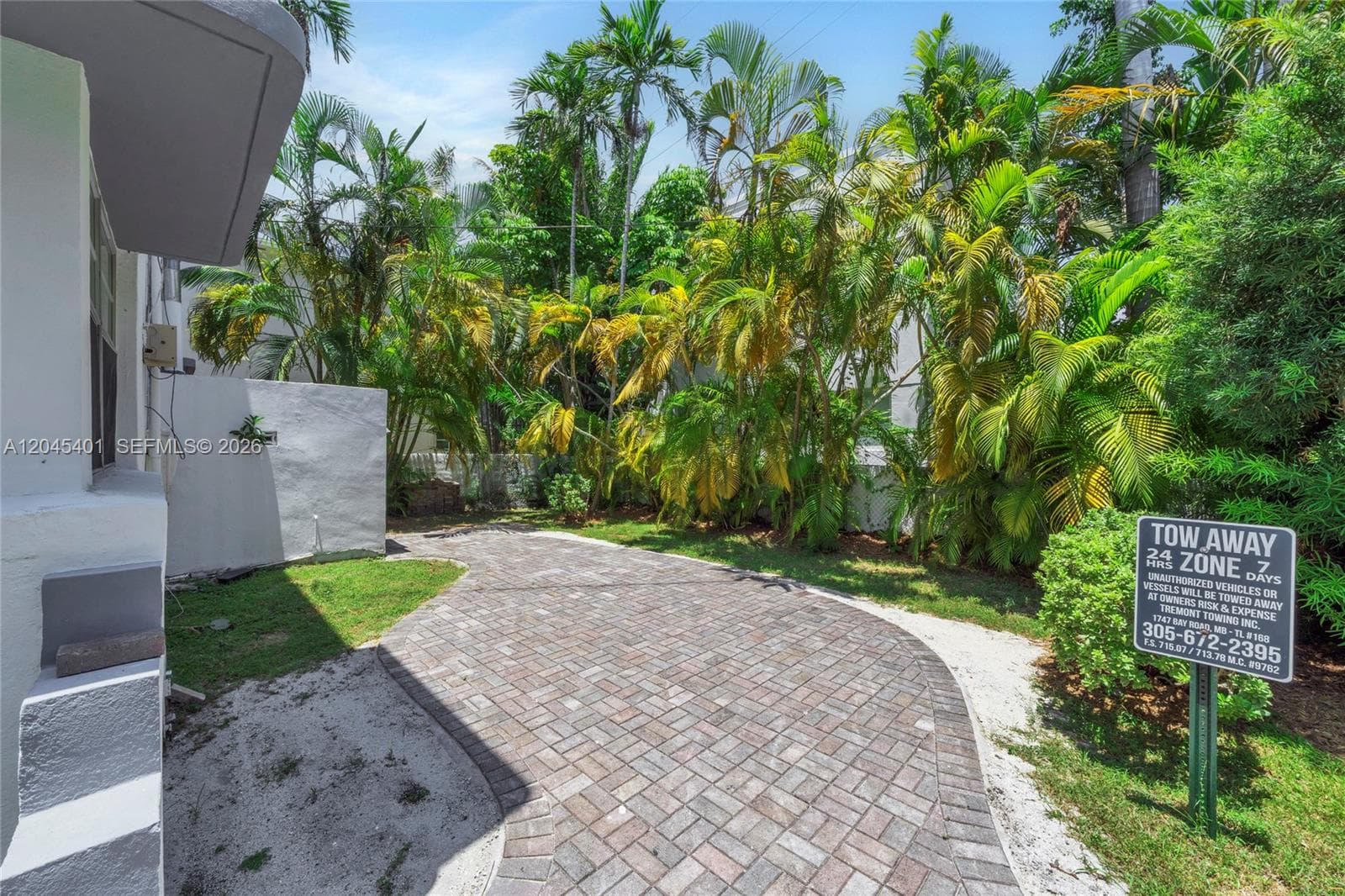 A12045401 — Miami Beach — 24