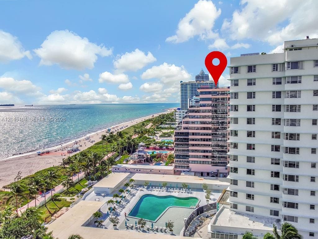 A12045404 — Miami Beach — 3