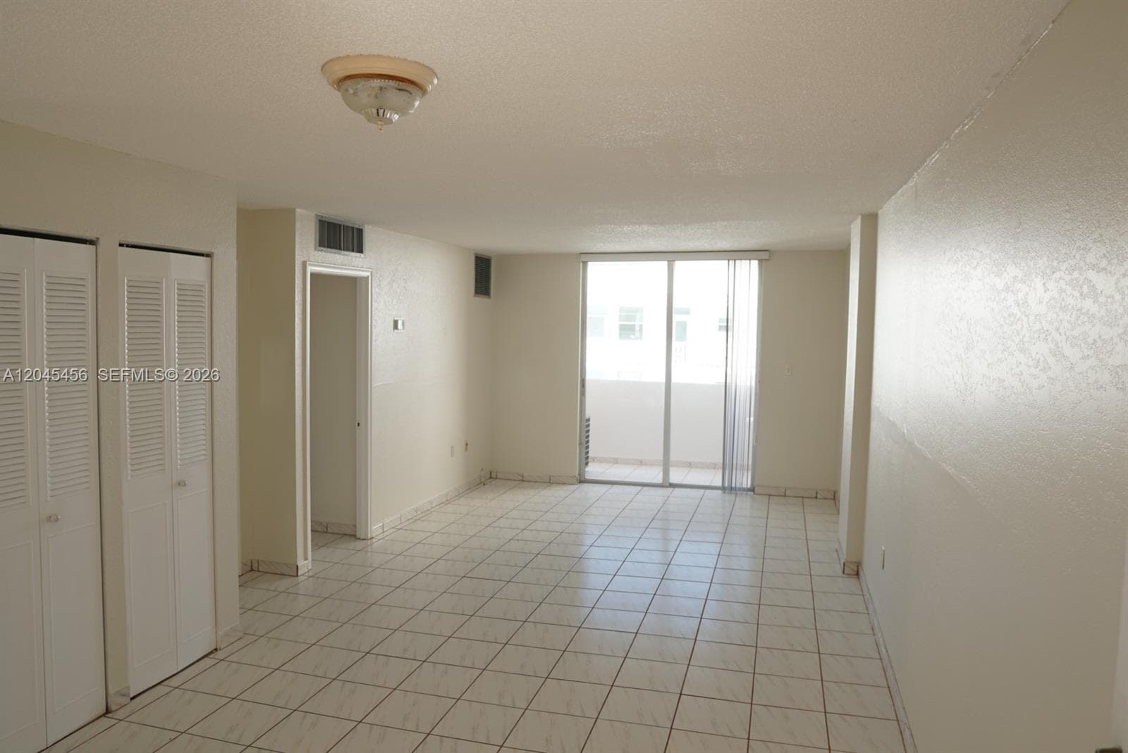 A12045456 — Miami Beach — 3