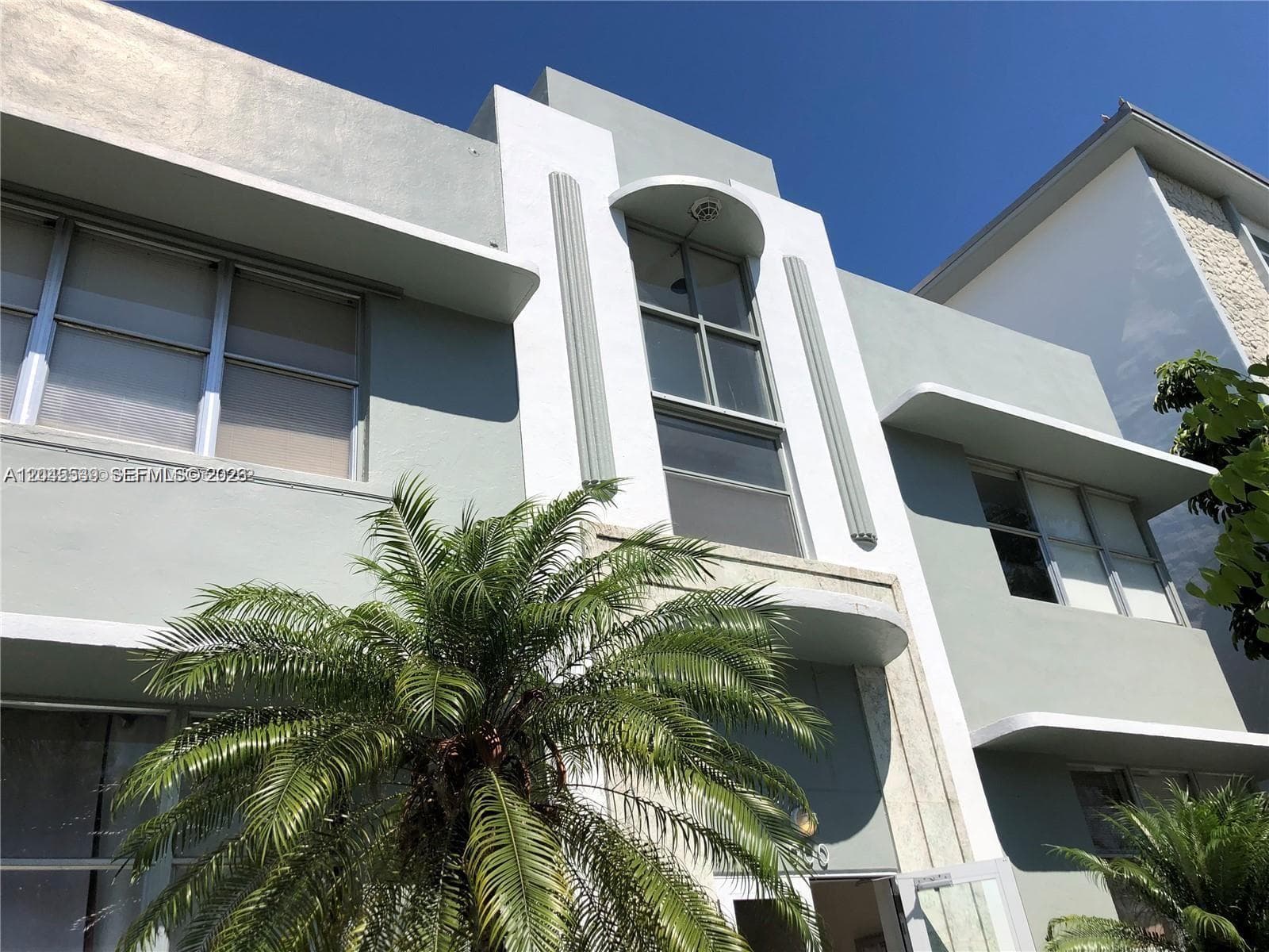 A12045539 — Miami Beach — 18