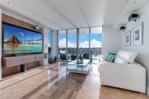 A12045566 — Miami Beach — 5
