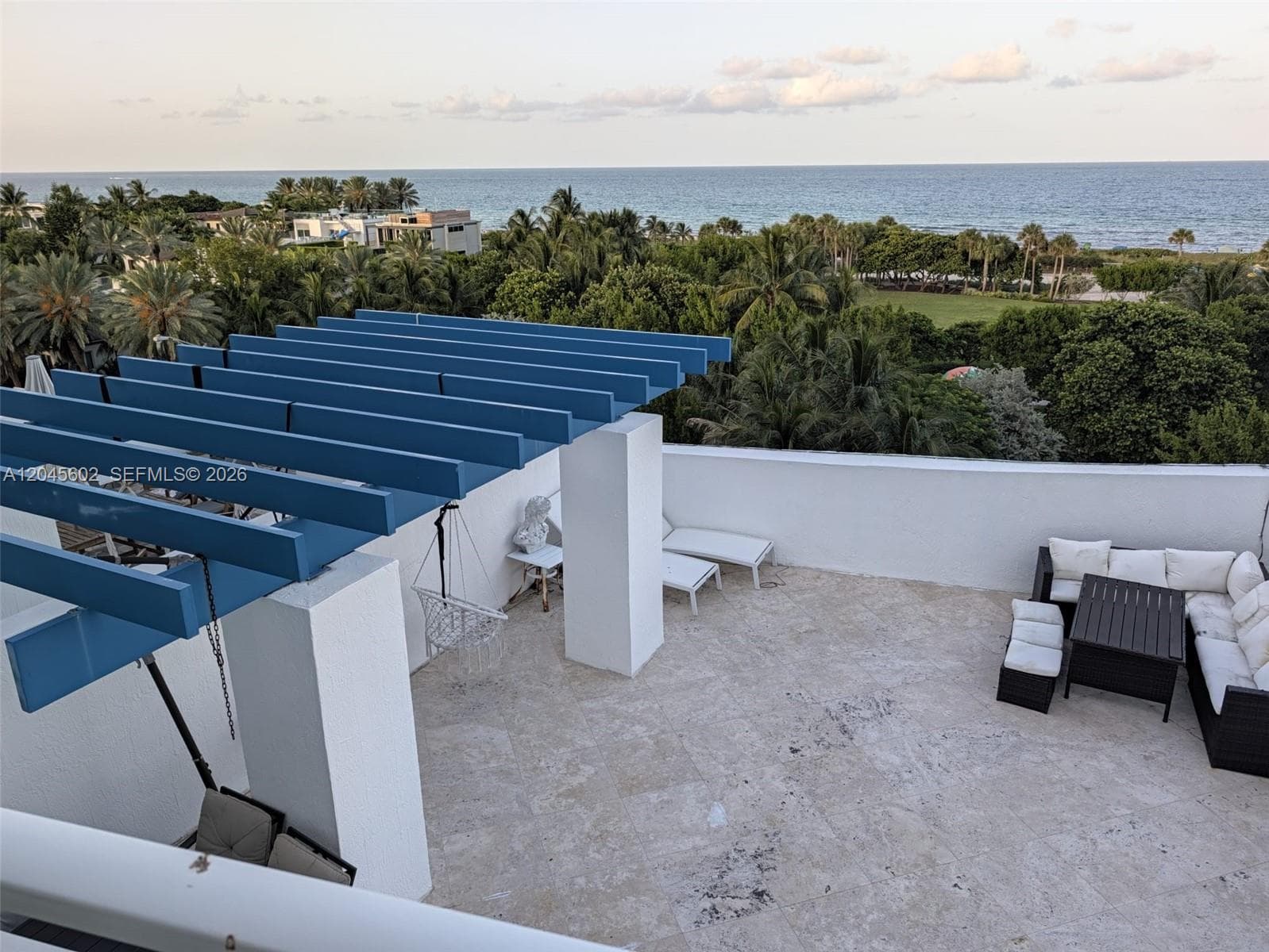 A12045602 — Miami Beach — 6