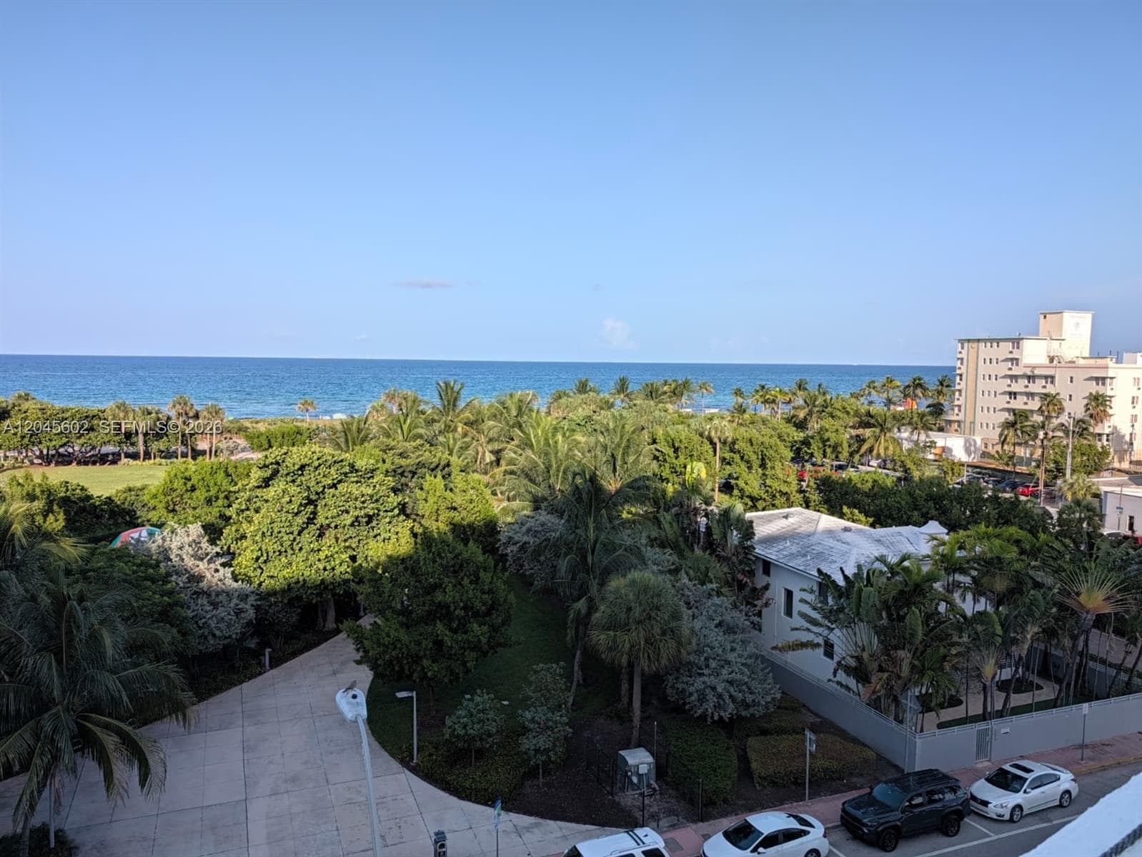 A12045602 — Miami Beach — 12