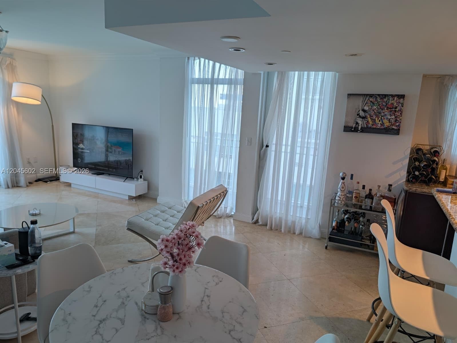 A12045602 — Miami Beach — 22