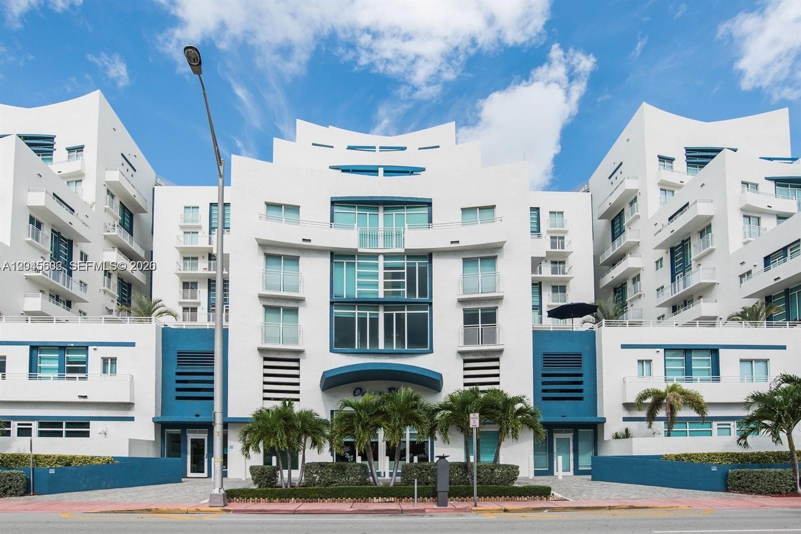 A12045602 — Miami Beach