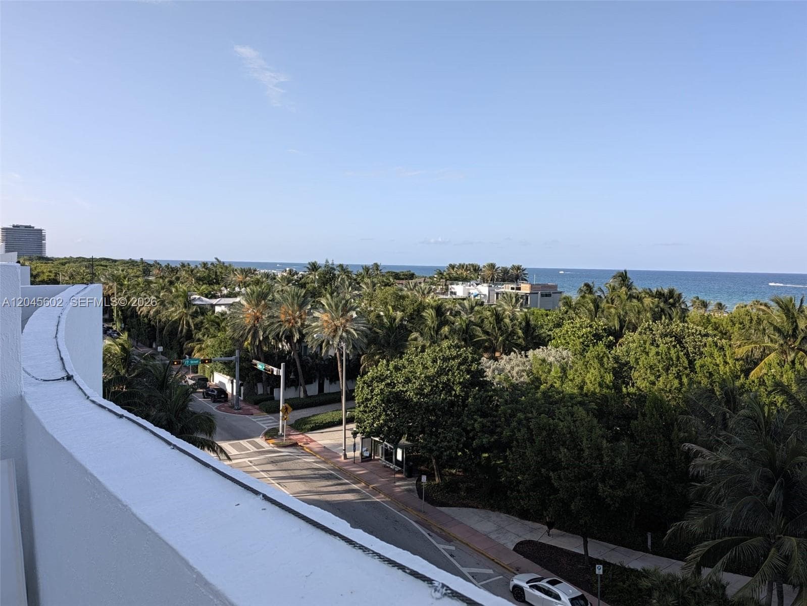 A12045602 — Miami Beach — 25