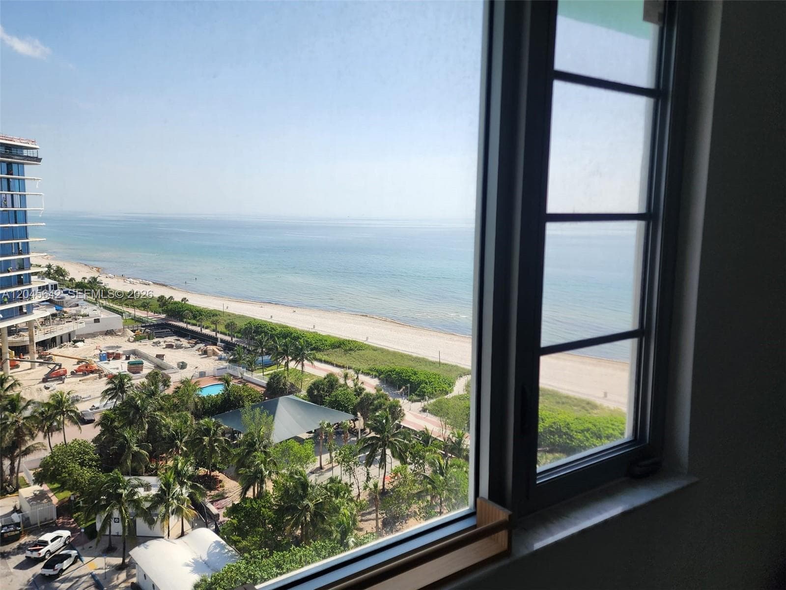 A12045642 — Miami Beach — 9