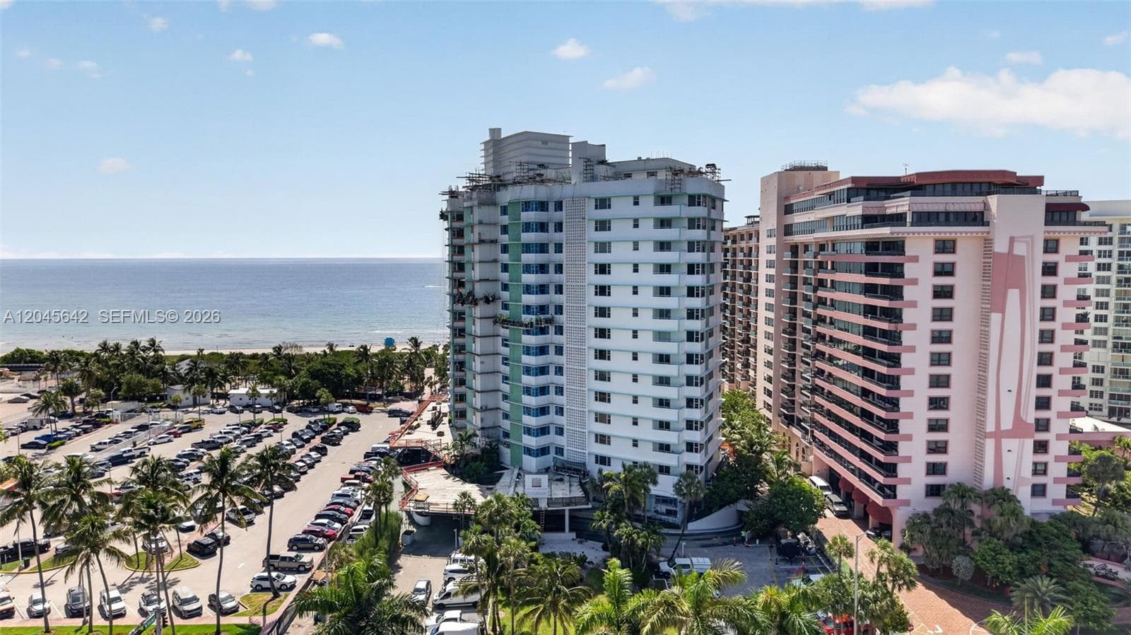 A12045642 — Miami Beach — 41