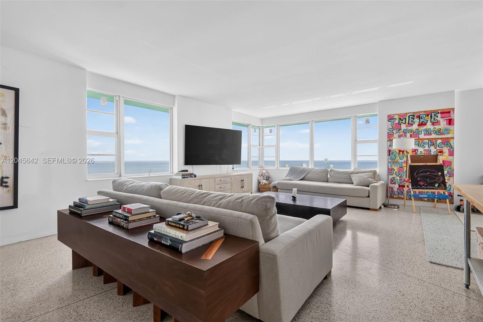 A12045642 — Miami Beach — 15