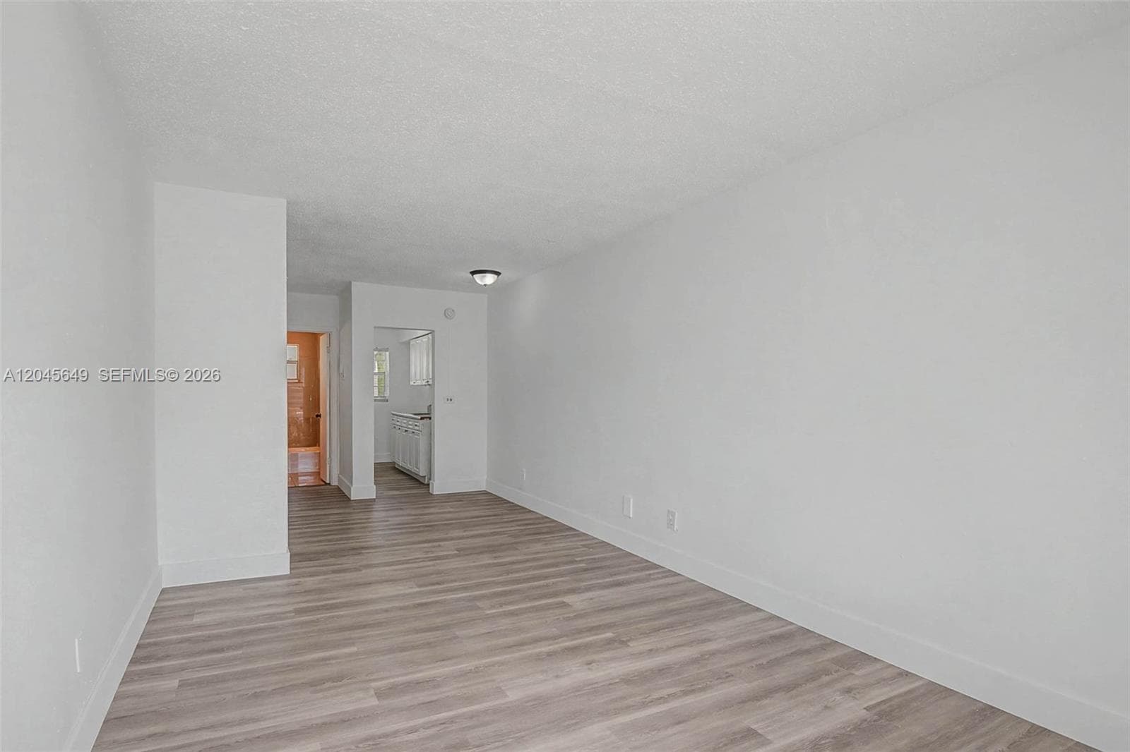 A12045649 — Miami Beach — 6
