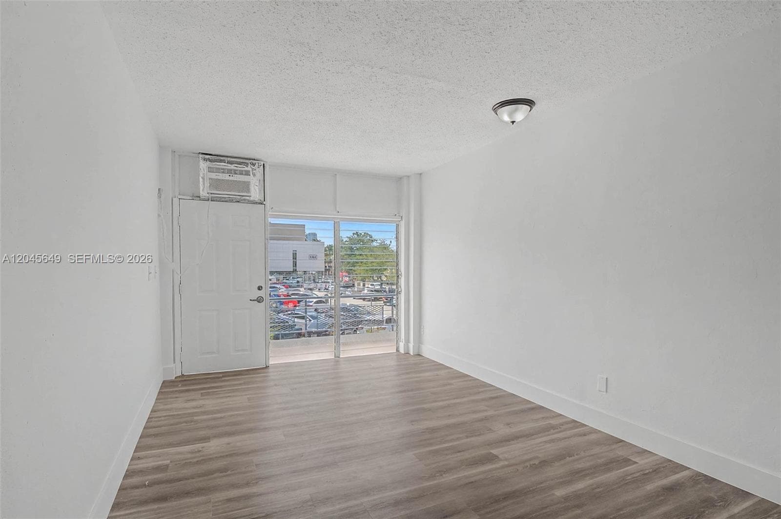 A12045649 — Miami Beach — 3