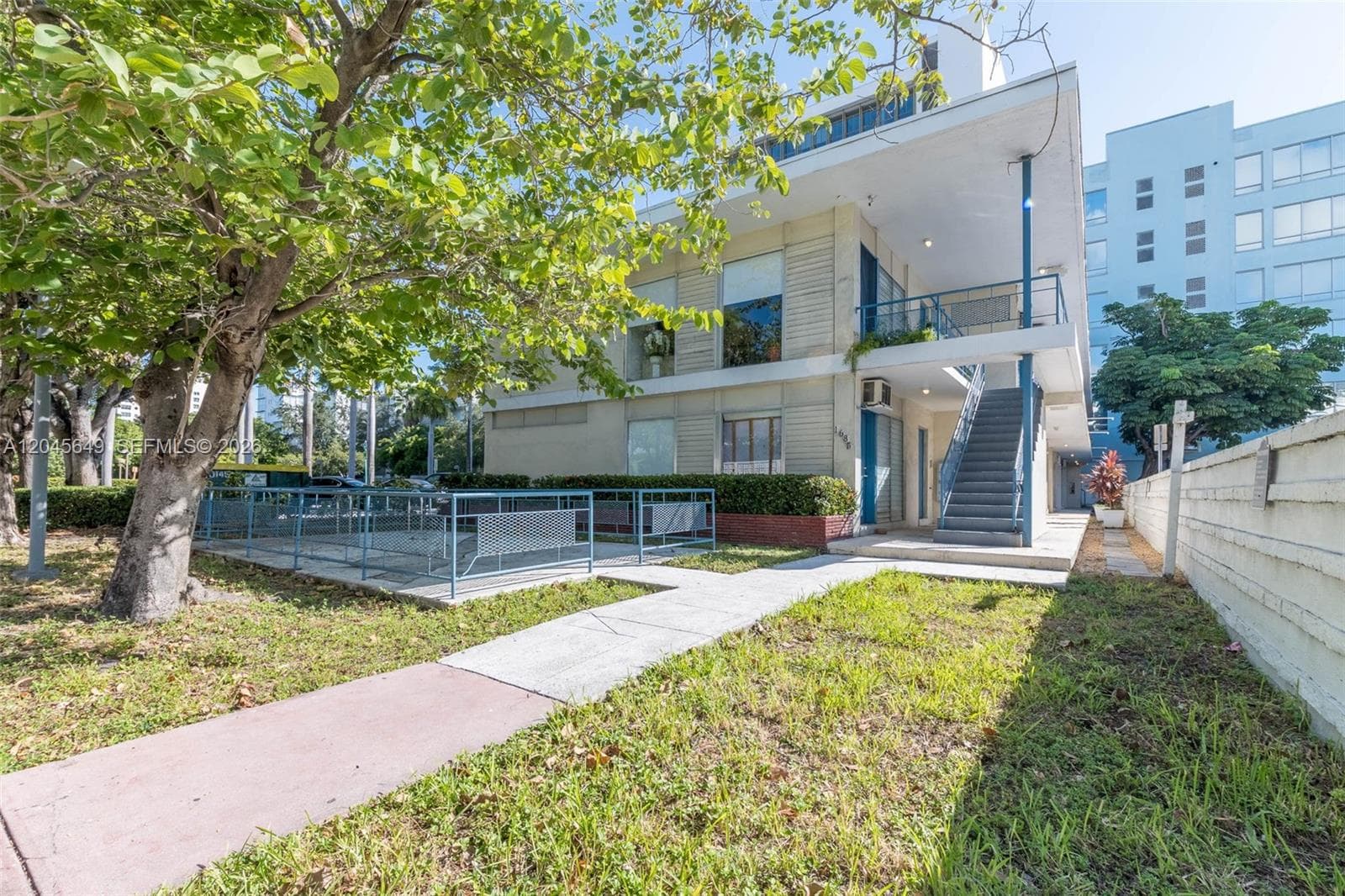 A12045649 — Miami Beach — 14
