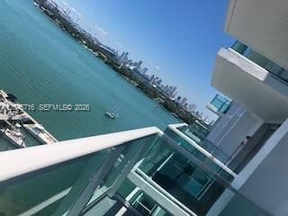 A12045716 — Miami Beach — 2