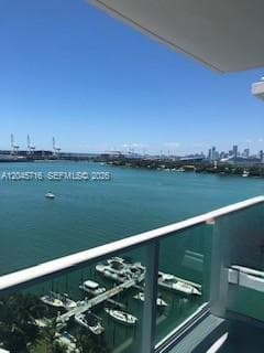A12045716 — Miami Beach