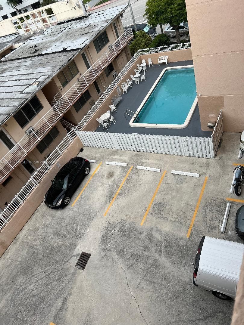 A12045752 — Miami Beach — 3