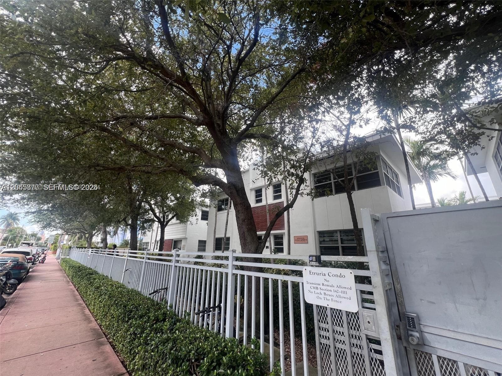 A12045877 — Miami Beach — 17