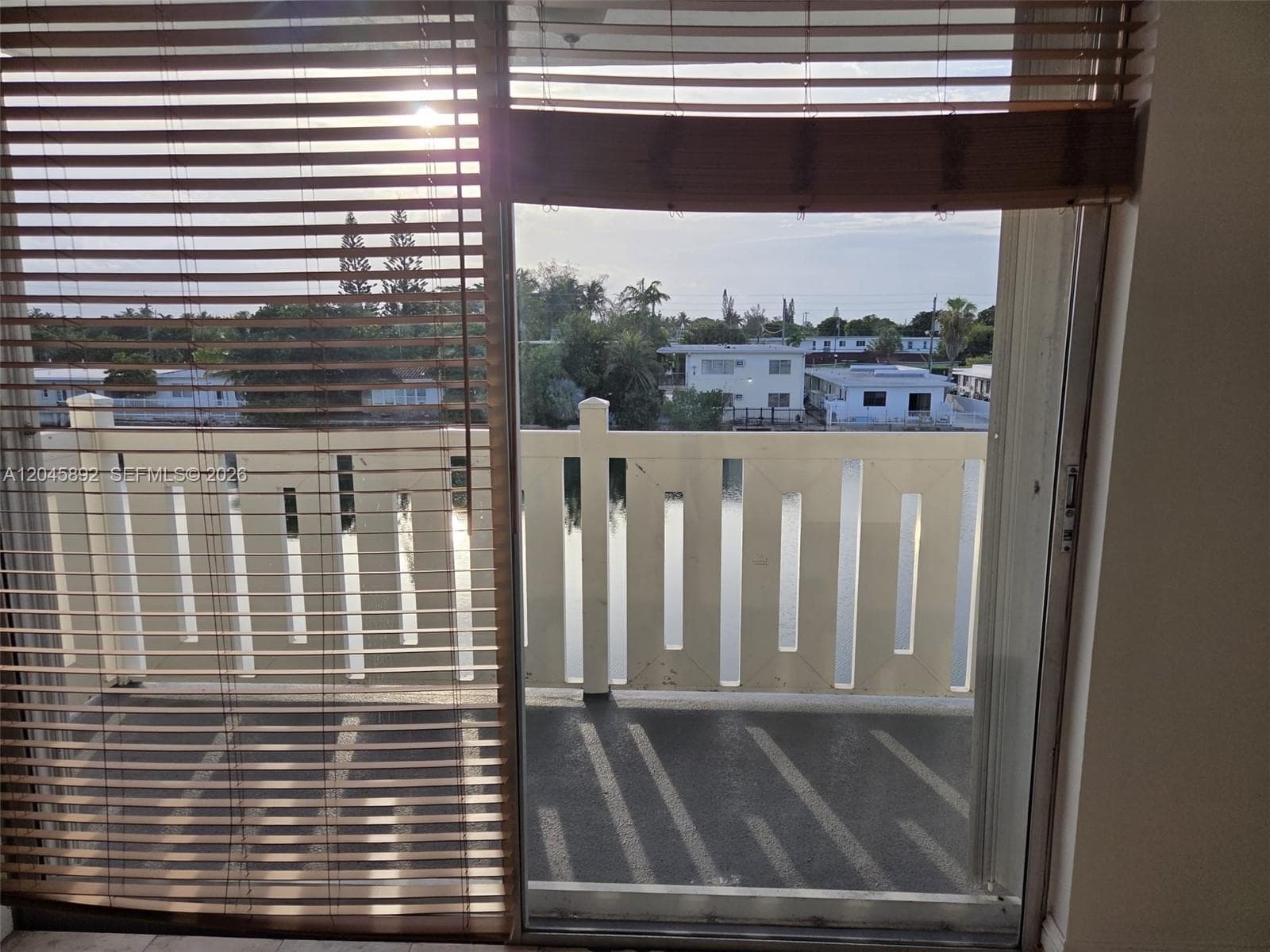 A12045892 — Miami Beach — 5