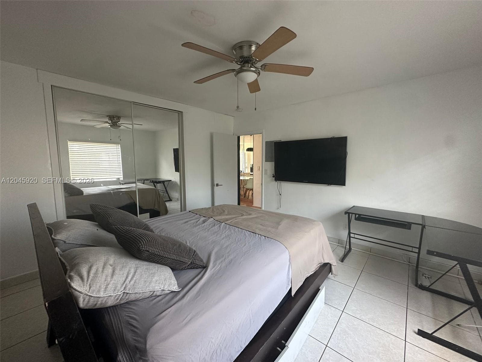A12045920 — Miami Beach — 11
