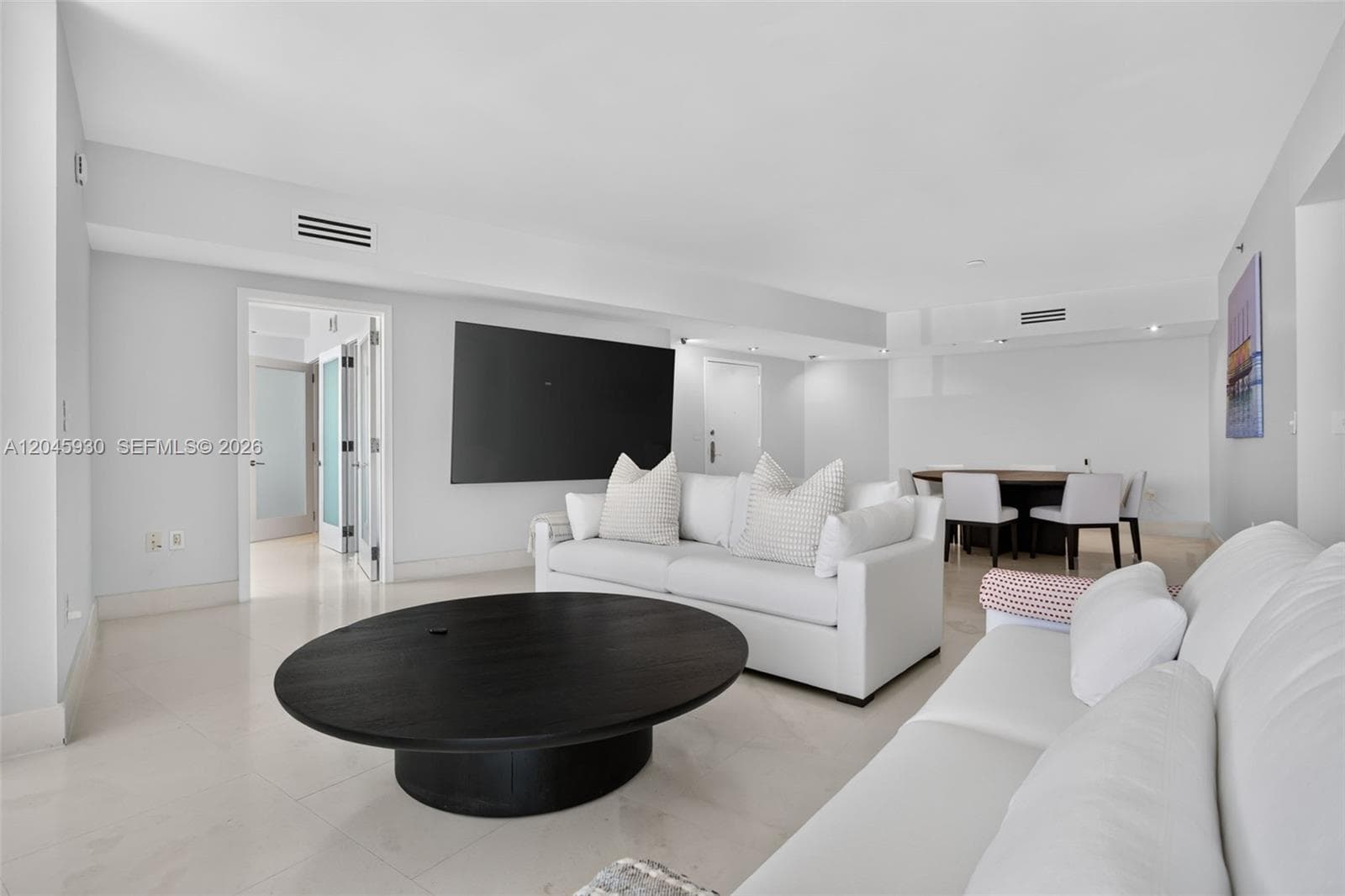 A12045930 — Miami Beach — 2