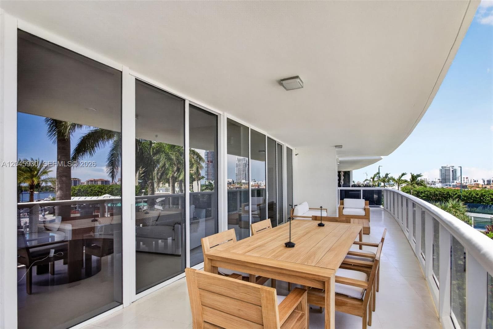 A12045930 — Miami Beach — 6