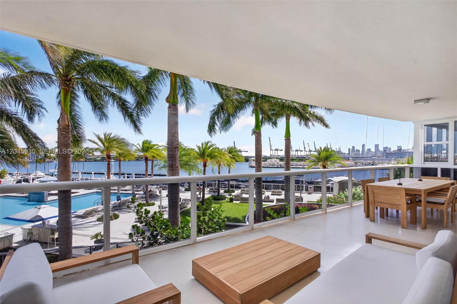 A12045930 — Miami Beach