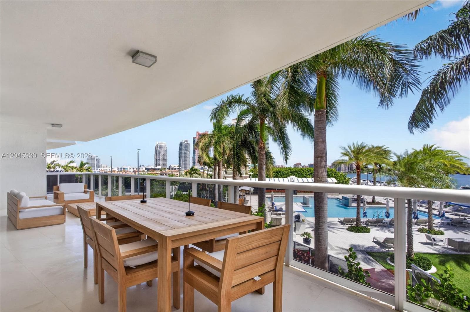 A12045930 — Miami Beach — 5