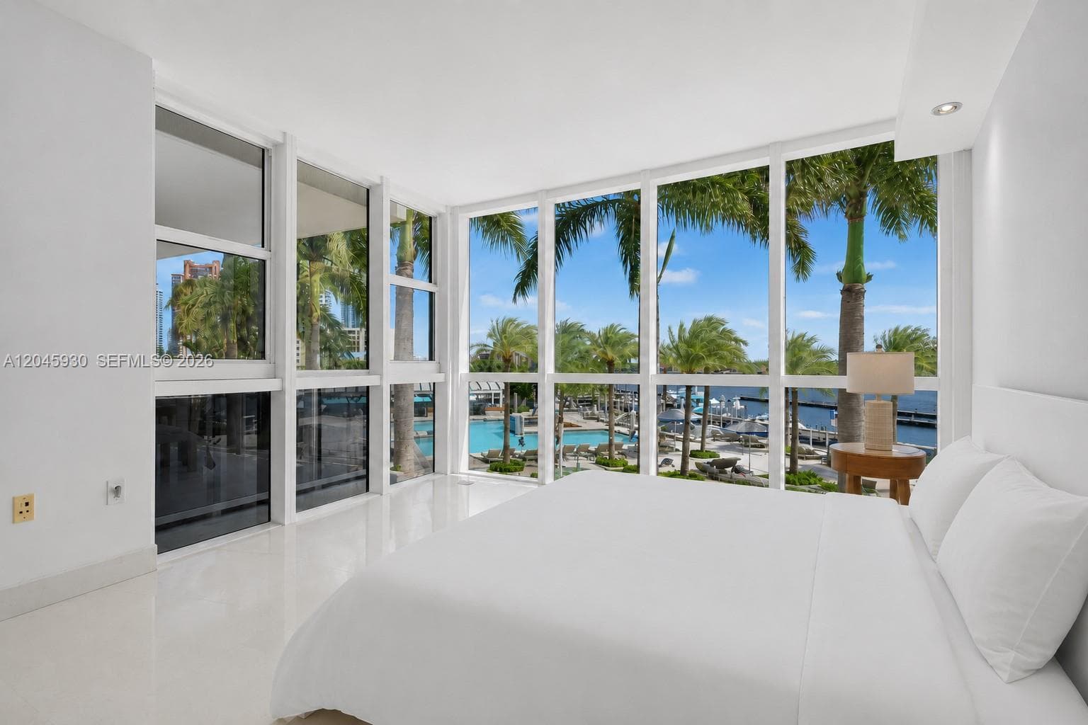 A12045930 — Miami Beach — 30