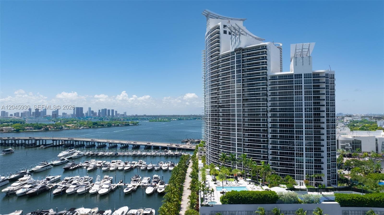 A12045930 — Miami Beach — 44