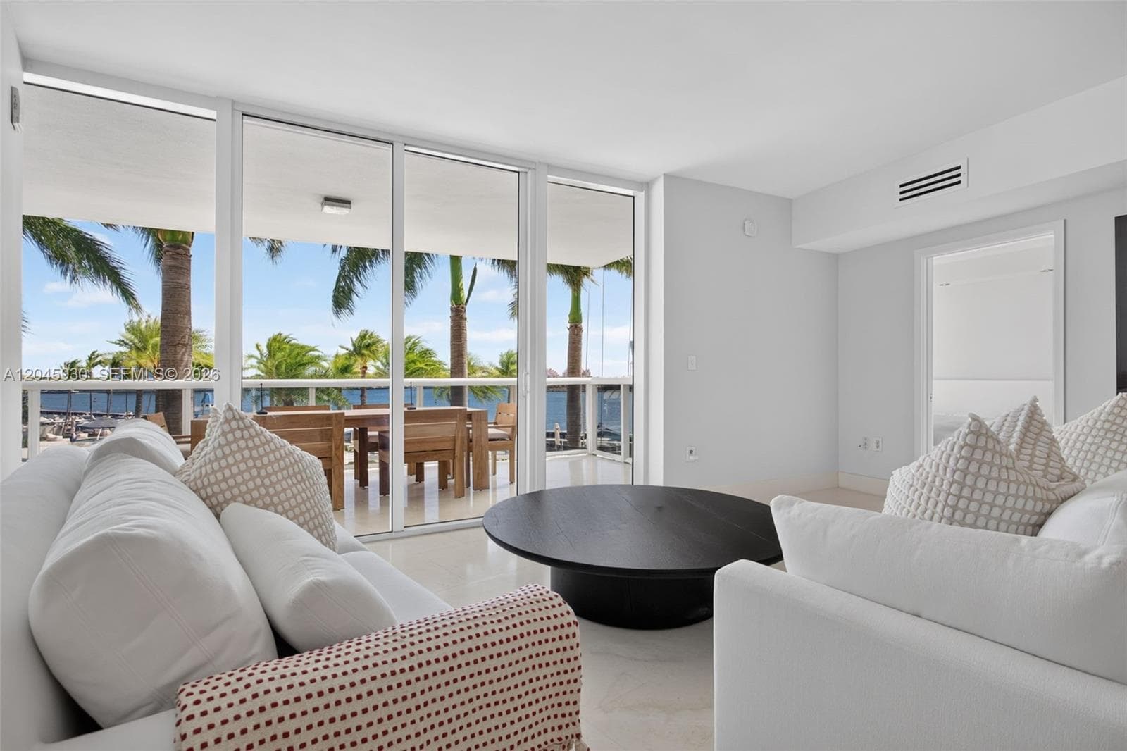 A12045930 — Miami Beach — 4