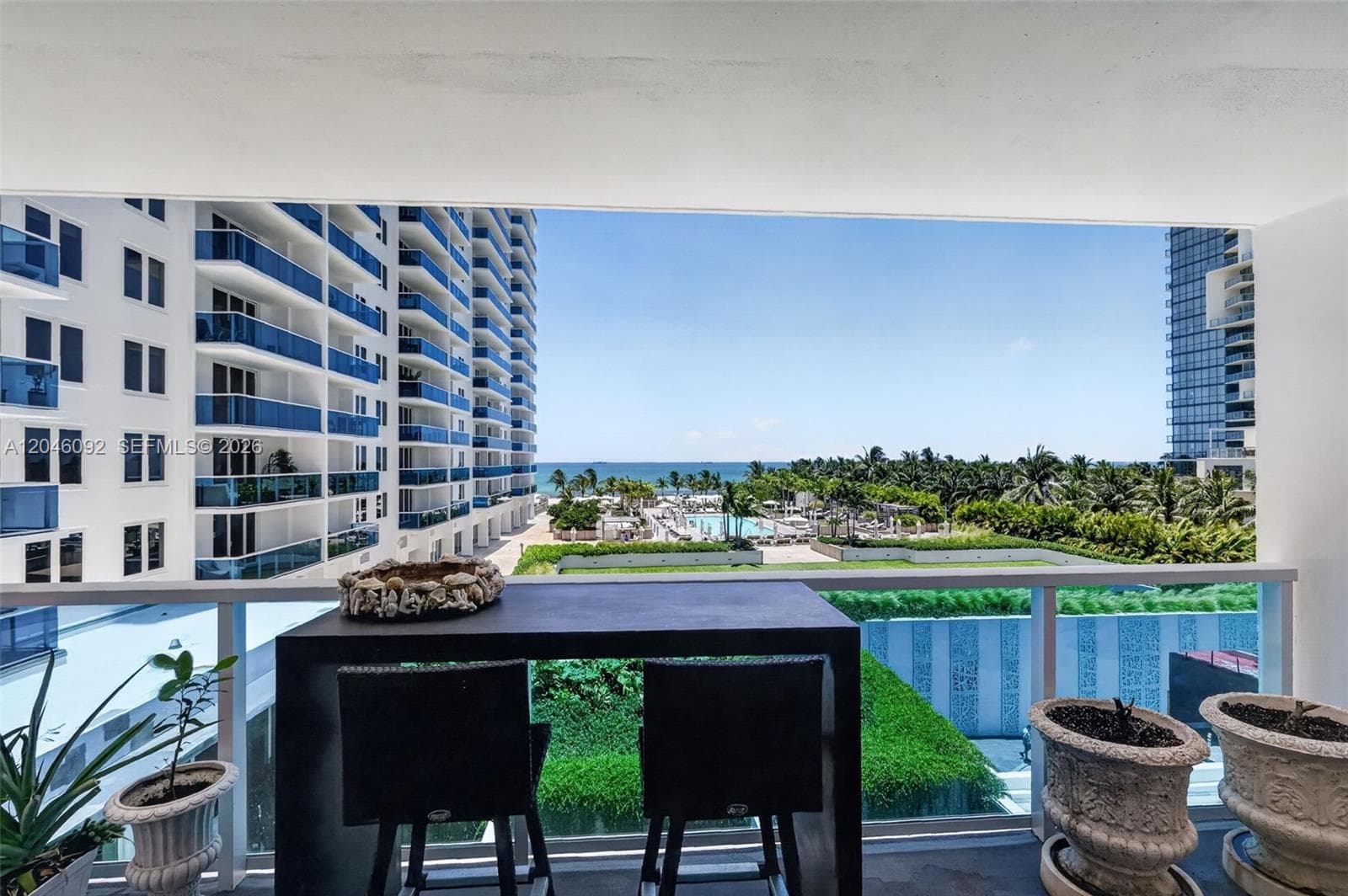 A12046092 — Miami Beach — 38