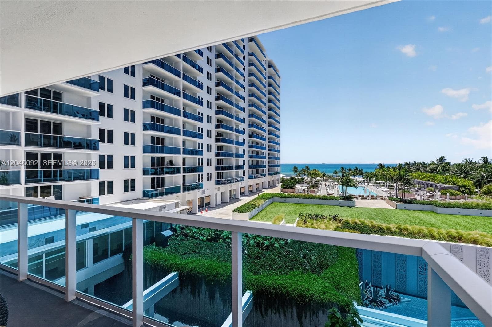 A12046092 — Miami Beach — 45