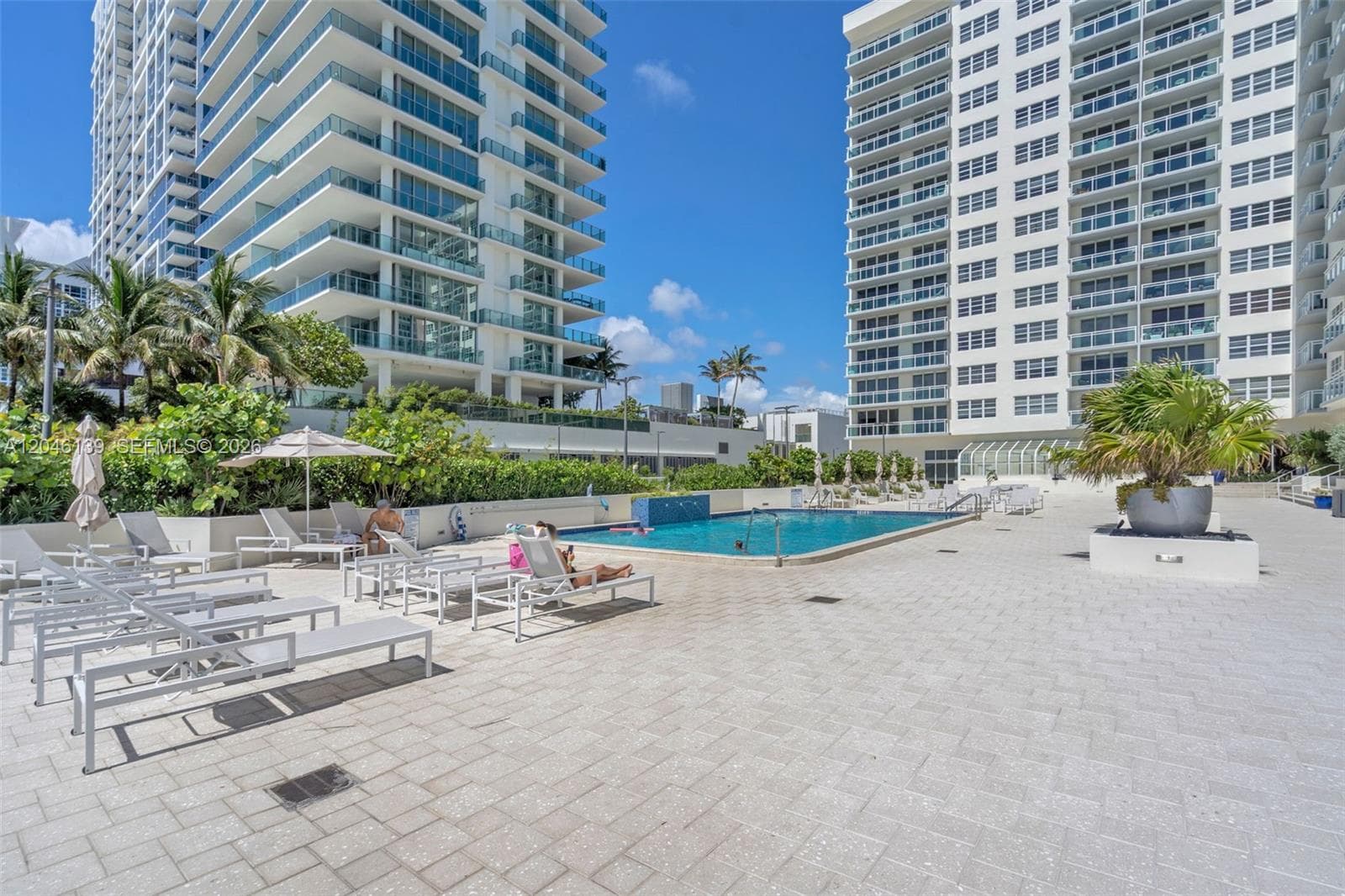 A12046139 — Miami Beach — 24