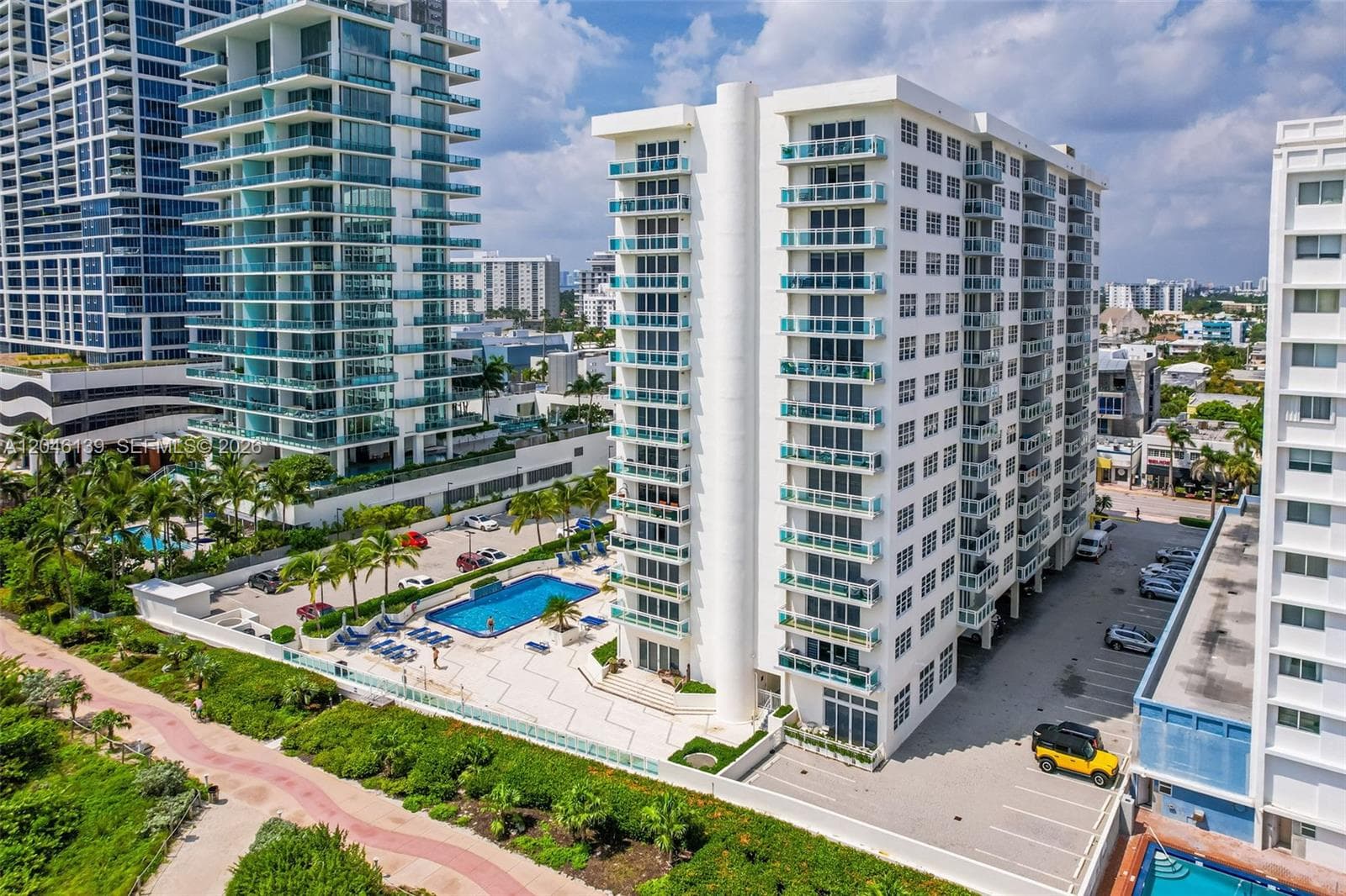 A12046139 — Miami Beach — 38