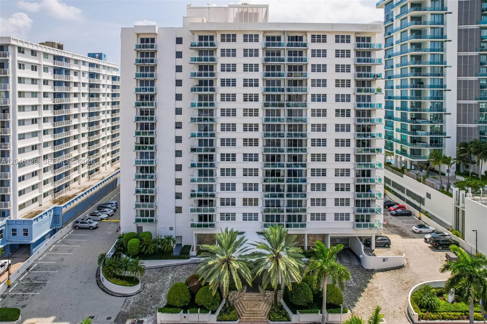 A12046139 — Miami Beach — 40