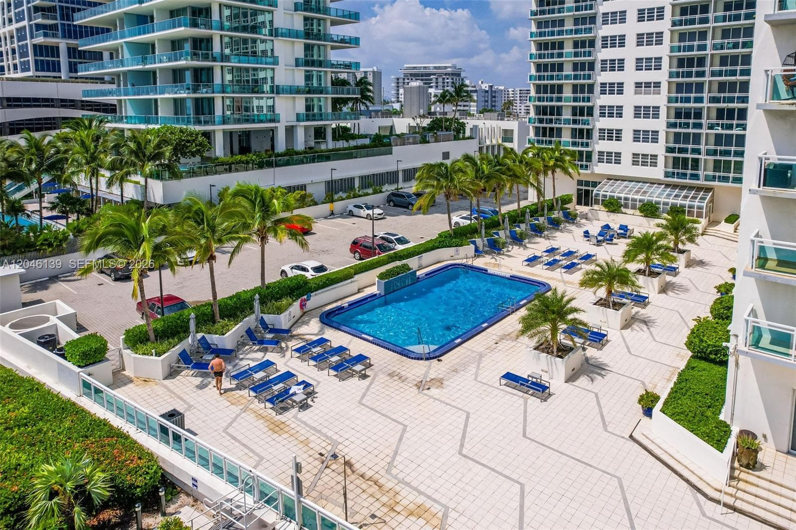 A12046139 — Miami Beach — 39
