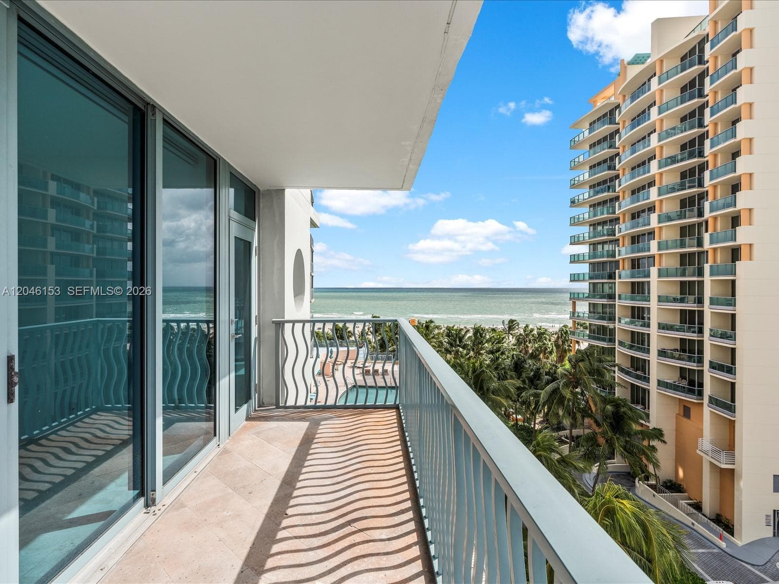A12046153 — Miami Beach — 2