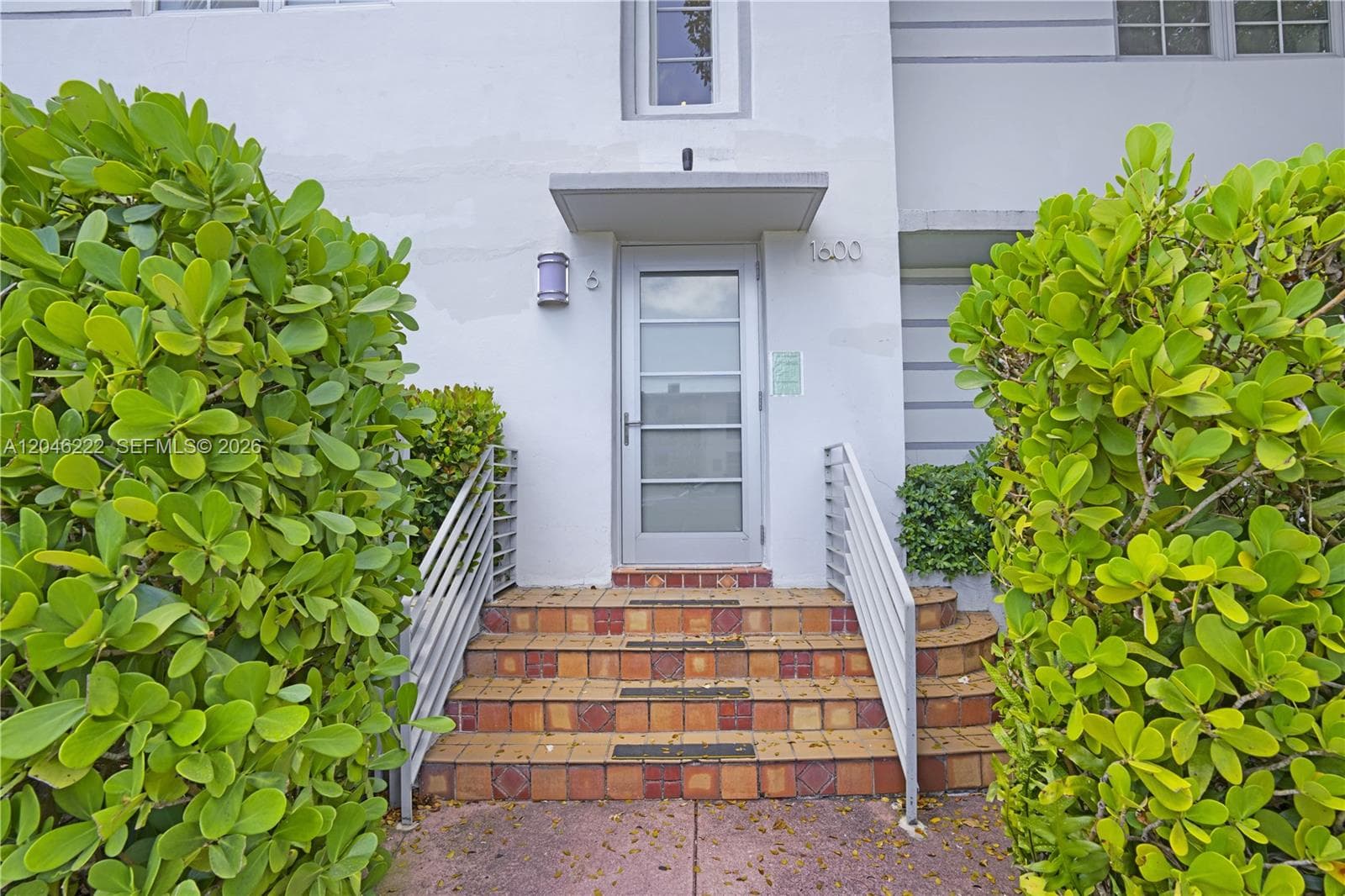 A12046222 — Miami Beach