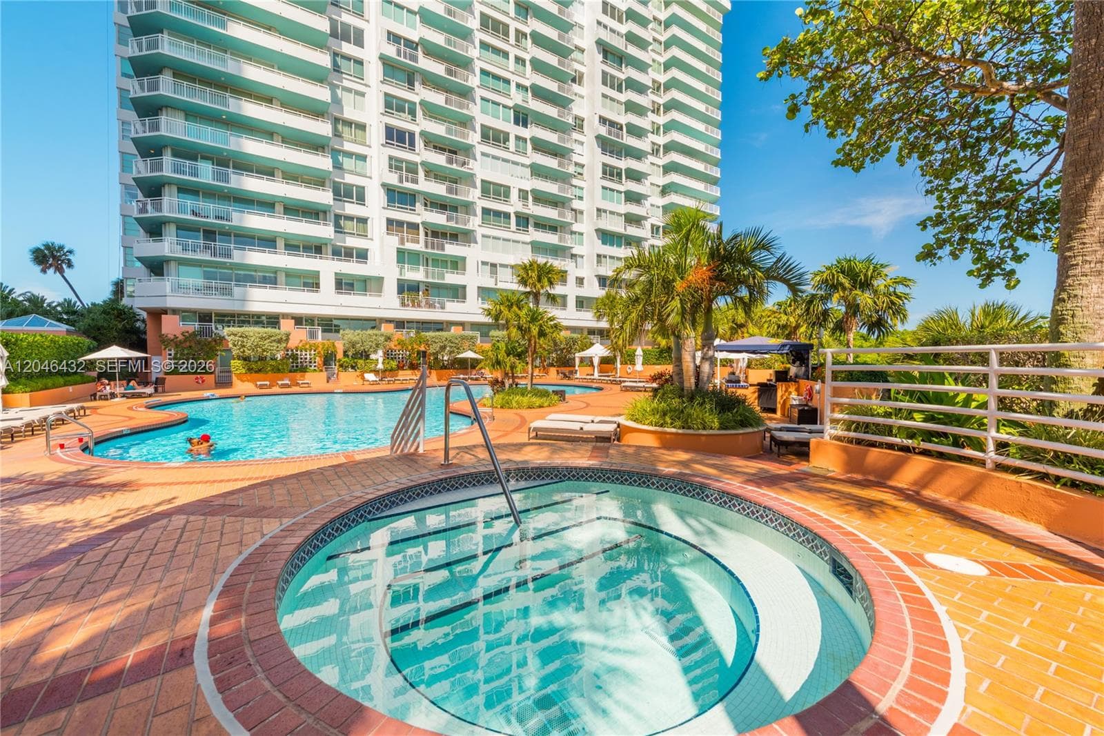 A12046432 — Miami Beach — 67