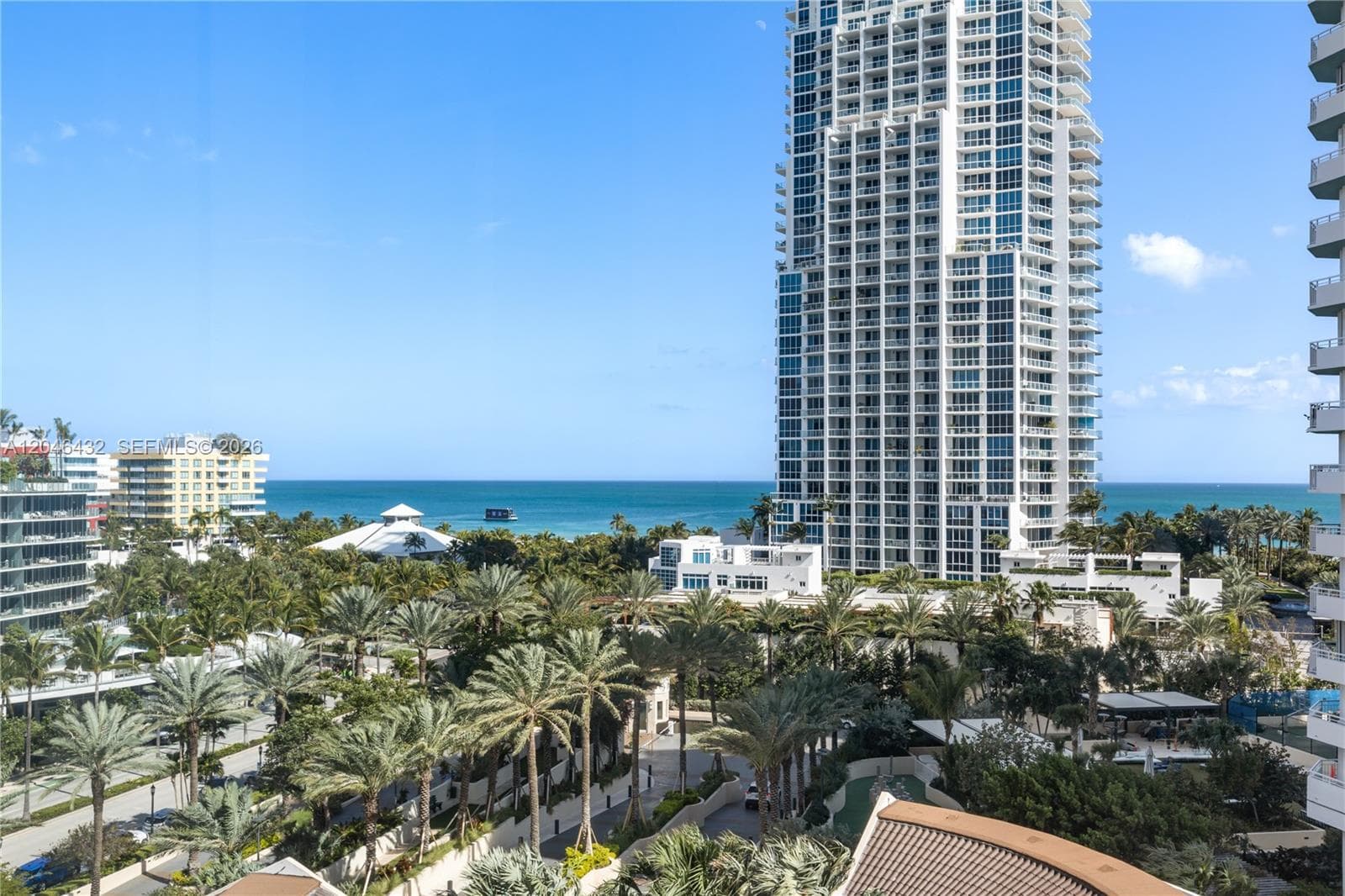 A12046432 — Miami Beach — 30