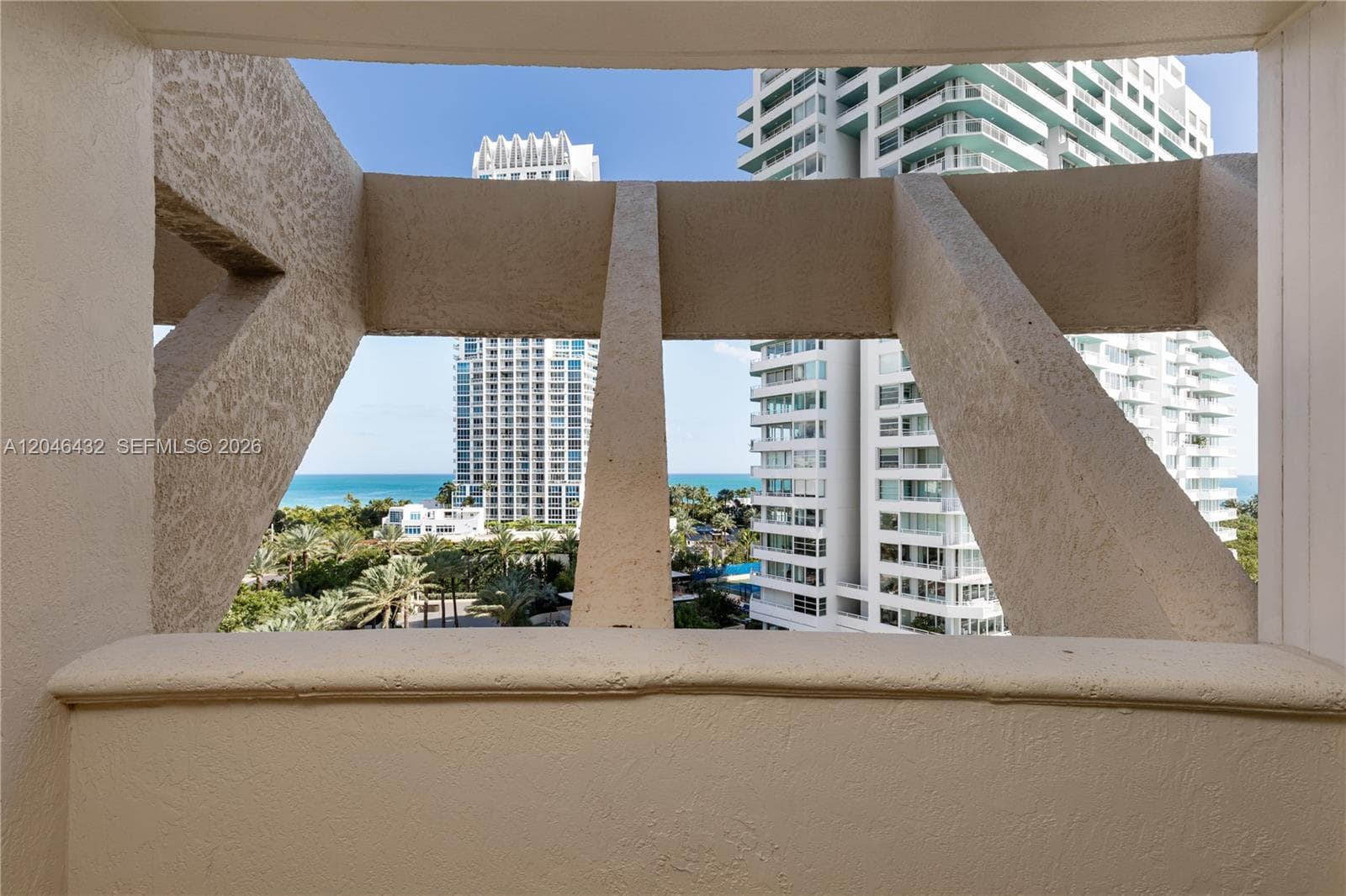 A12046432 — Miami Beach — 8