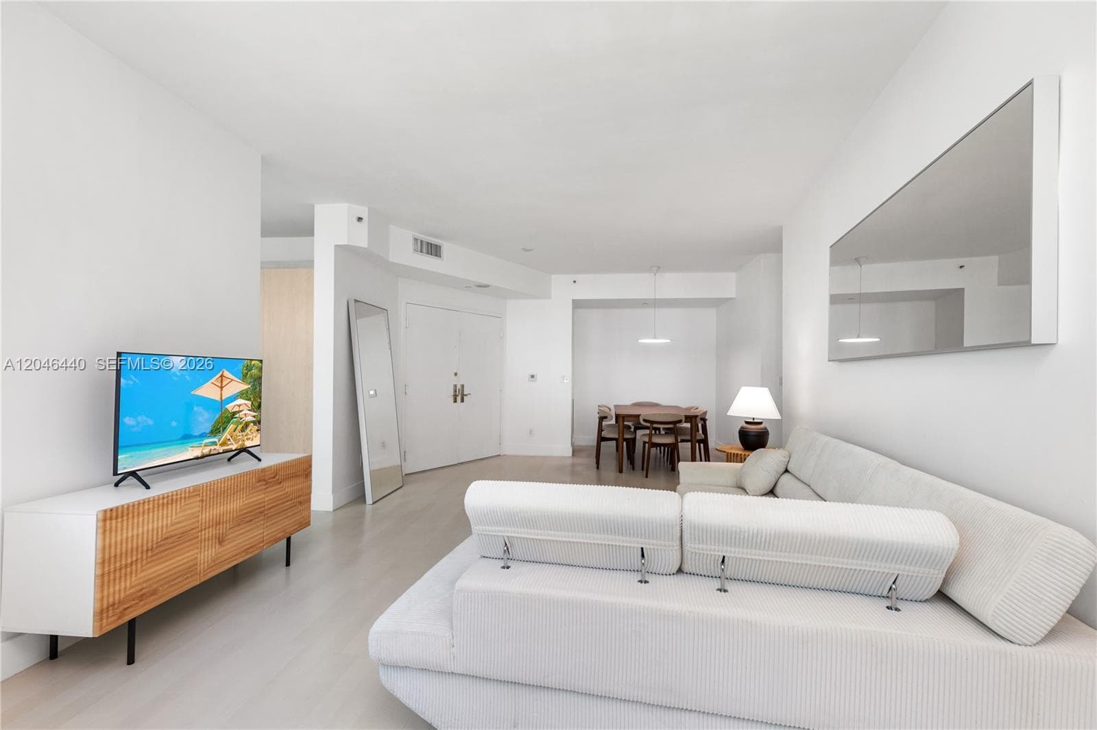 A12046440 — Miami Beach — 2