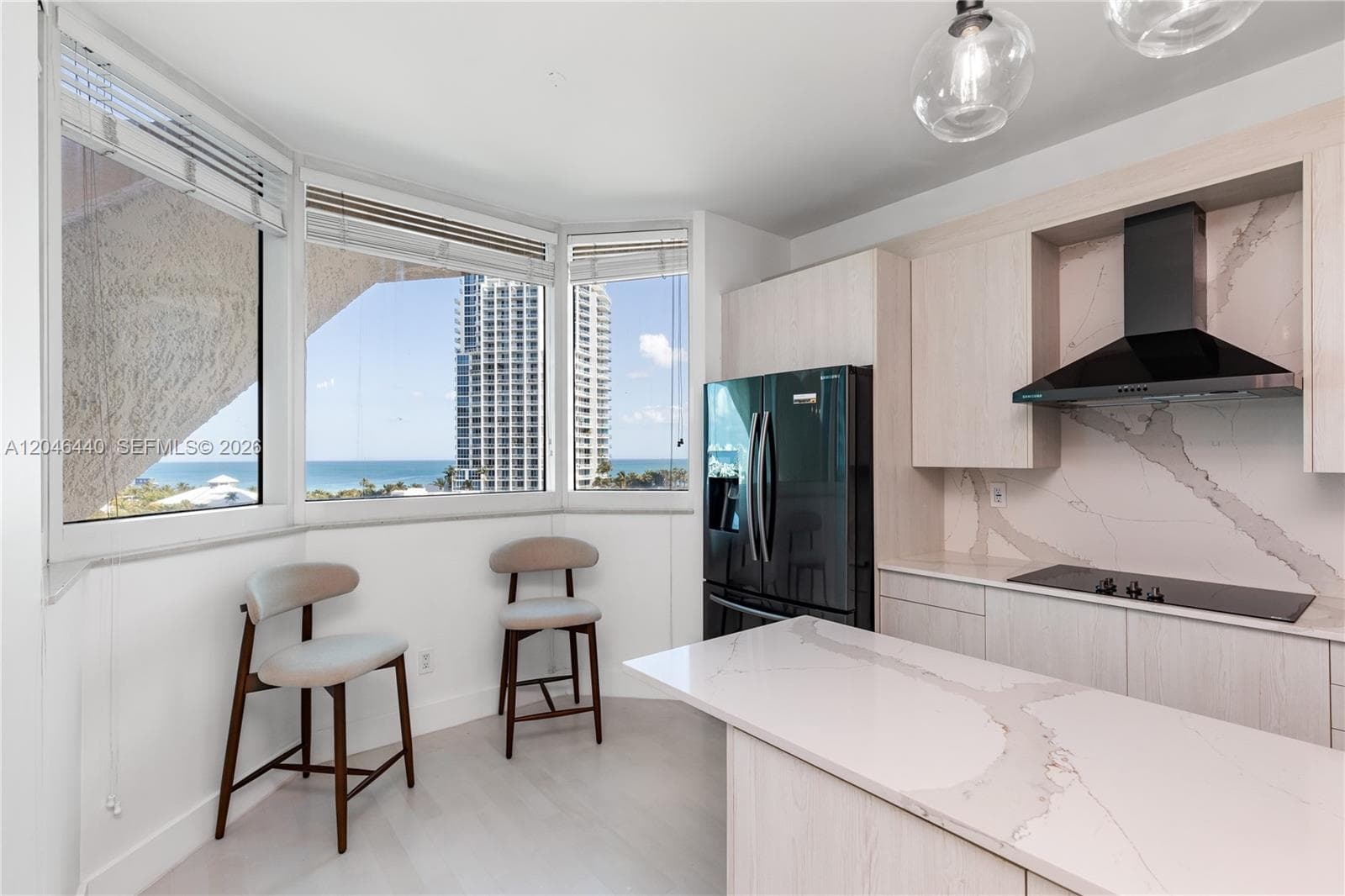 A12046440 — Miami Beach — 16