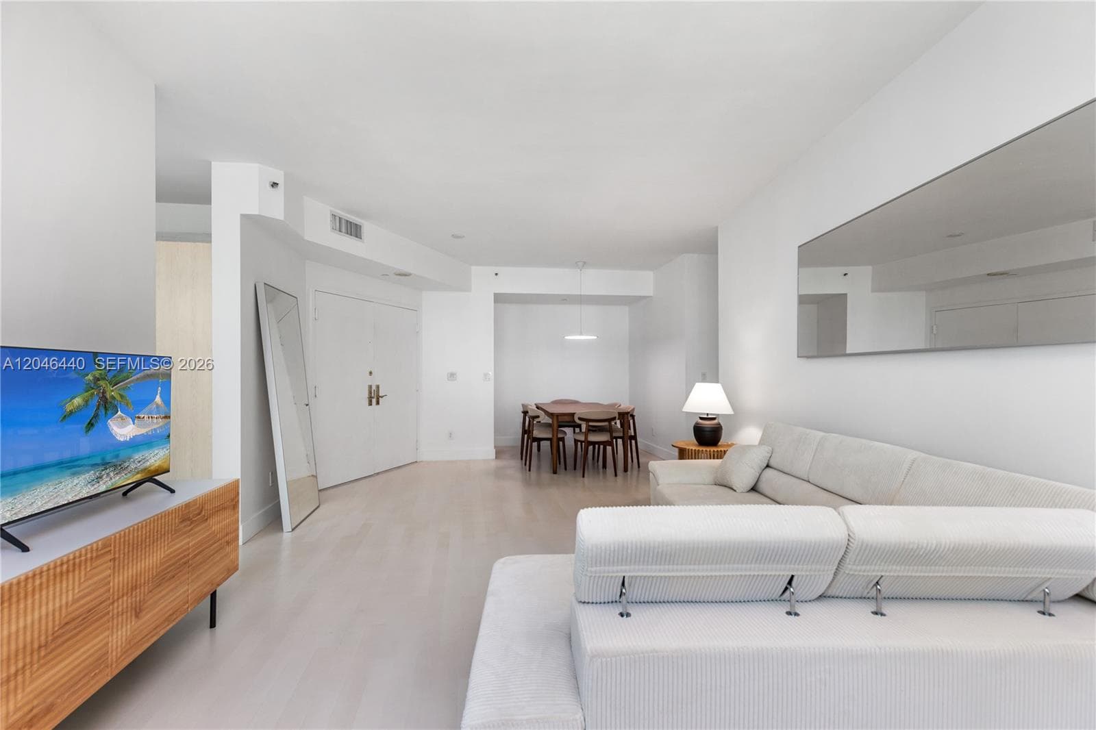 A12046440 — Miami Beach — 5