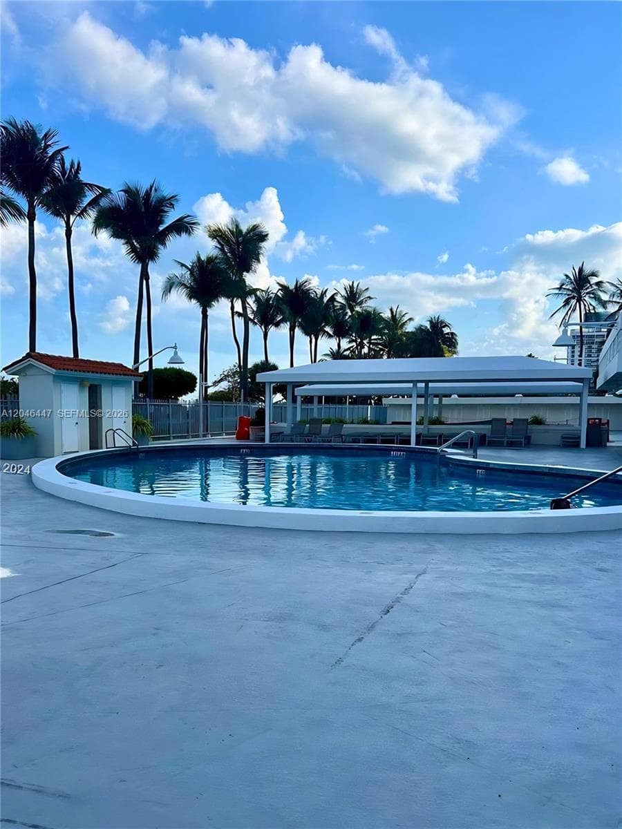 A12046447 — Miami Beach — 23