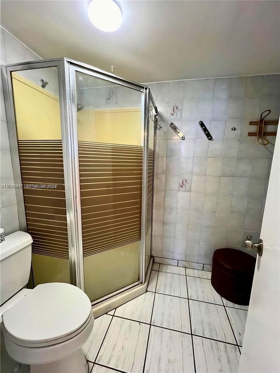 A12046447 — Miami Beach — 14