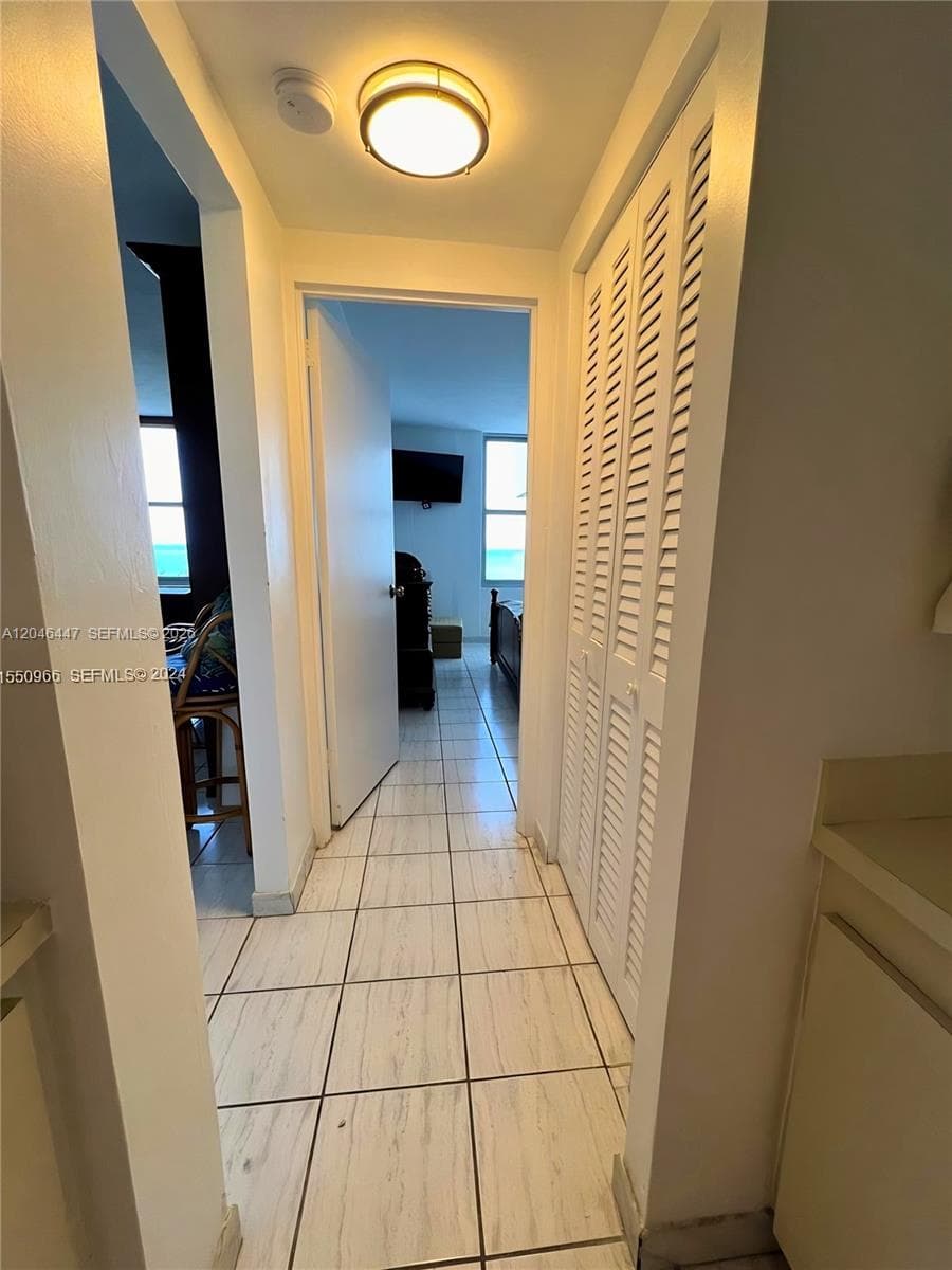 A12046447 — Miami Beach — 11
