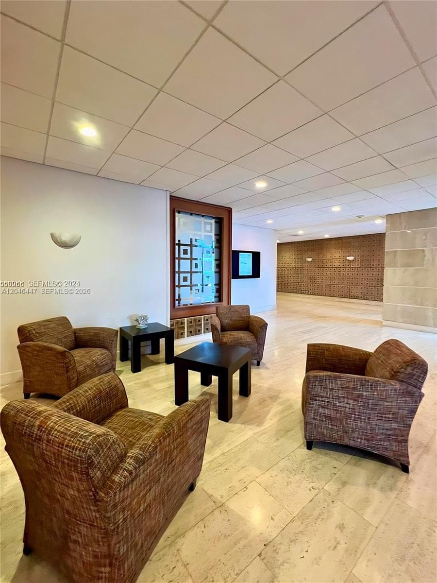 A12046447 — Miami Beach — 19