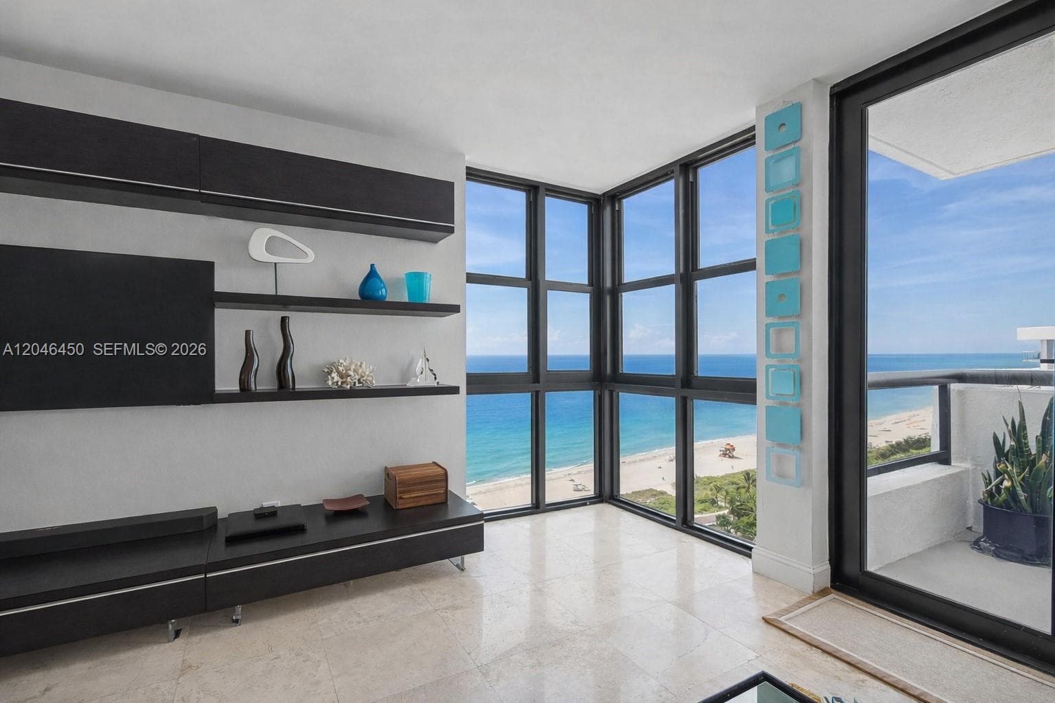 A12046450 — Miami Beach — 2